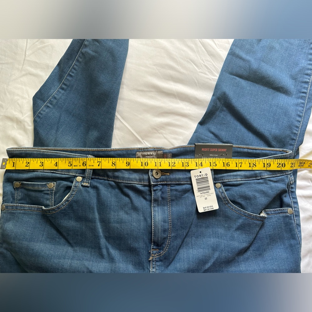 NWT Torrid super skinnies! - Picture 7 of 10